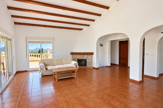 5 soveværelse Villa til salg i Orba med swimmingpool garage - € 645.000 (Ref: 10042322)