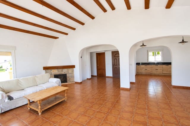 5 soveværelse Villa til salg i Orba med swimmingpool garage - € 645.000 (Ref: 10042322)