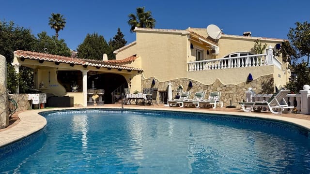4 soveværelse Villa til salg i Moraira, Teulada-Moraira med swimmingpool garage - € 845.000 (Ref: 10044150)