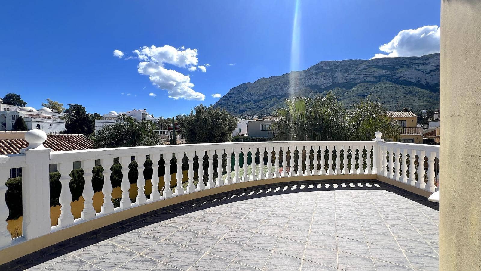 4 Zimmer Villa zu verkaufen in Denia mit Pool Garage - 890.000 € (Ref: 10044151)