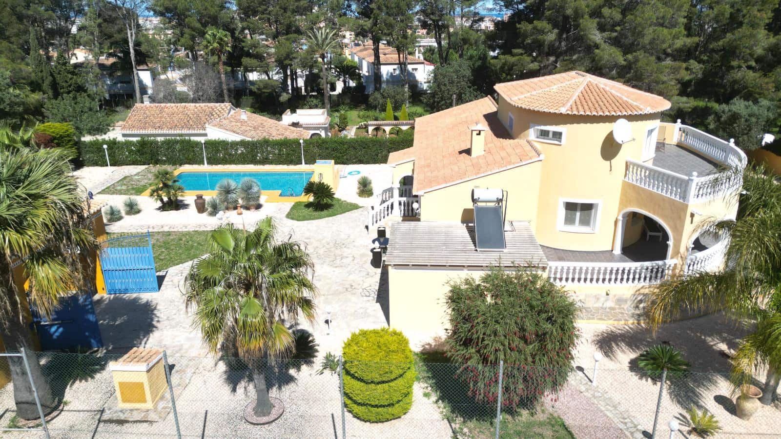 4 Zimmer Villa zu verkaufen in Denia mit Pool Garage - 890.000 € (Ref: 10044151)