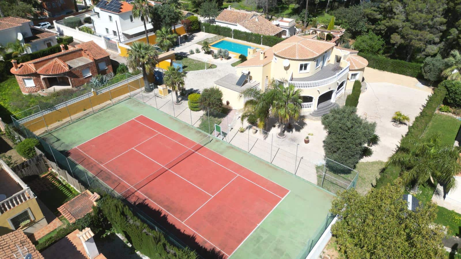 4 Zimmer Villa zu verkaufen in Denia mit Pool Garage - 890.000 € (Ref: 10044151)