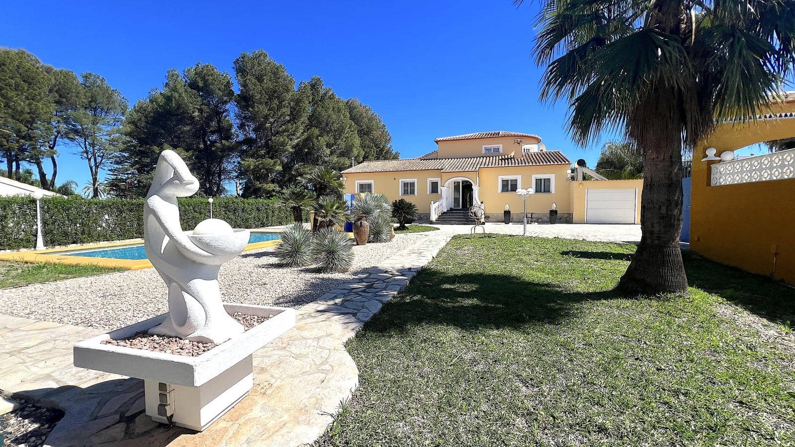4 Zimmer Villa zu verkaufen in Denia mit Pool Garage - 890.000 € (Ref: 10044151)