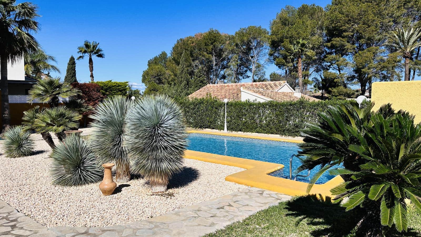 4 Zimmer Villa zu verkaufen in Denia mit Pool Garage - 890.000 € (Ref: 10044151)