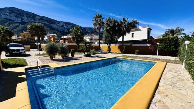 4 Zimmer Villa zu verkaufen in Dénia mit Pool Garage - 890.000 € (Ref: 10044151)