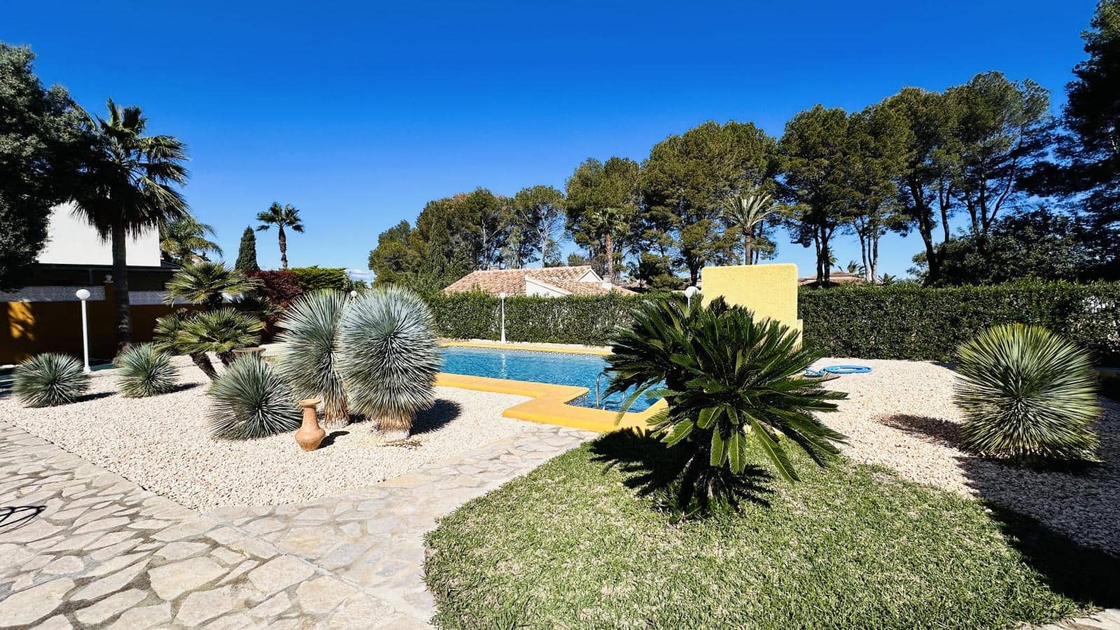 4 Zimmer Villa zu verkaufen in Denia mit Pool Garage - 890.000 € (Ref: 10044151)