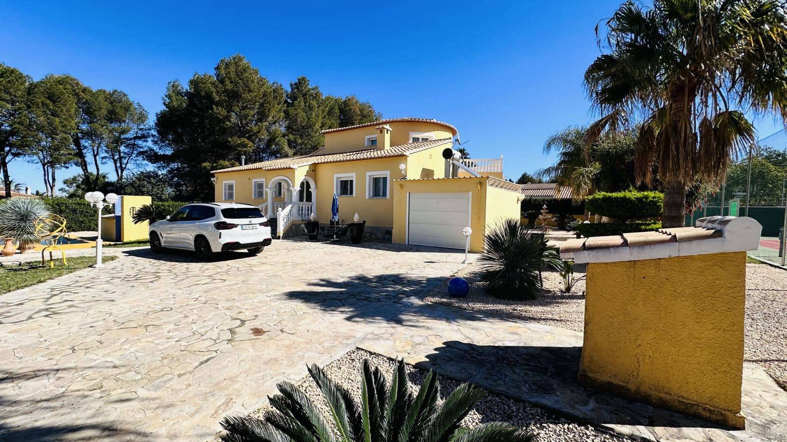 4 Zimmer Villa zu verkaufen in Denia mit Pool Garage - 890.000 € (Ref: 10044151)