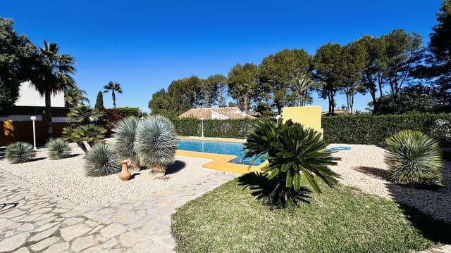 4 Zimmer Villa zu verkaufen in Dénia mit Pool Garage - 890.000 € (Ref: 10044151)