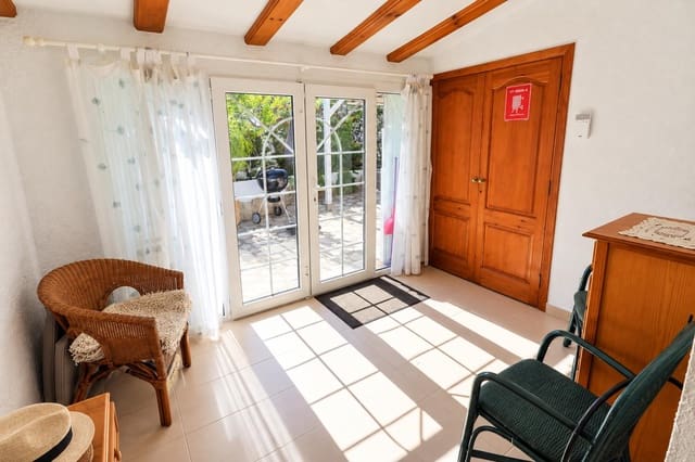 Chalet de 3 habitaciones en Pedreguer en venta con piscina garaje - 525.000 € (Ref: 10070299)