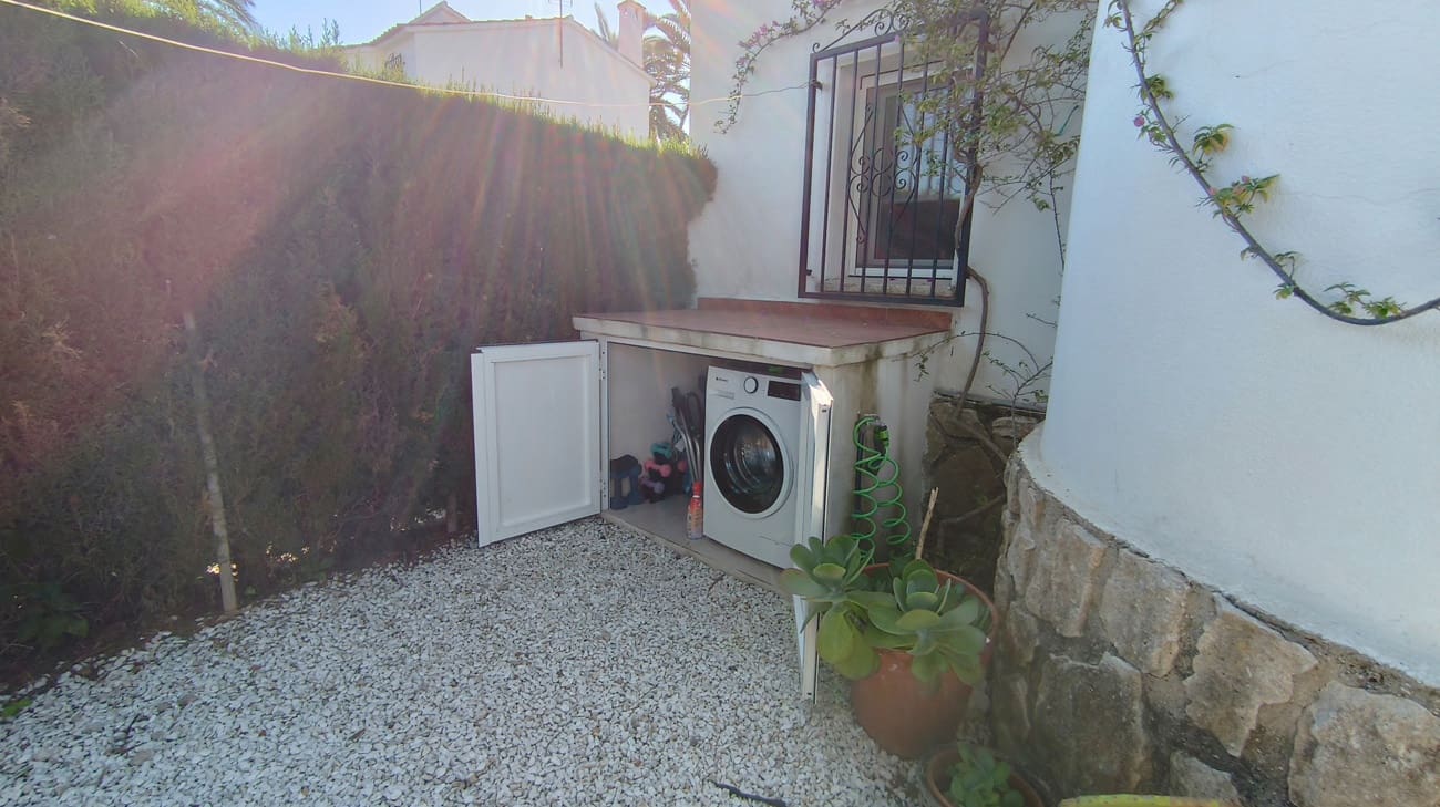 2 soverom Rekkehus til salgs i Denia med svømmebasseng garasje - € 310 000 (Ref: 10182356)