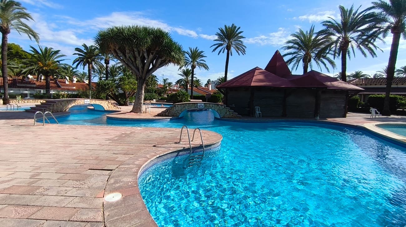 2 soverom Rekkehus til salgs i Denia med svømmebasseng garasje - € 310 000 (Ref: 10182356)