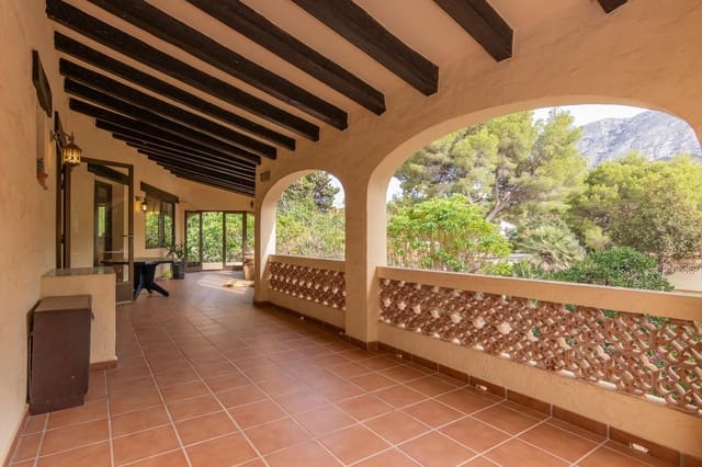 4 Zimmer Villa zu verkaufen in Dénia mit Pool Garage - 725.000 € (Ref: 6573764)