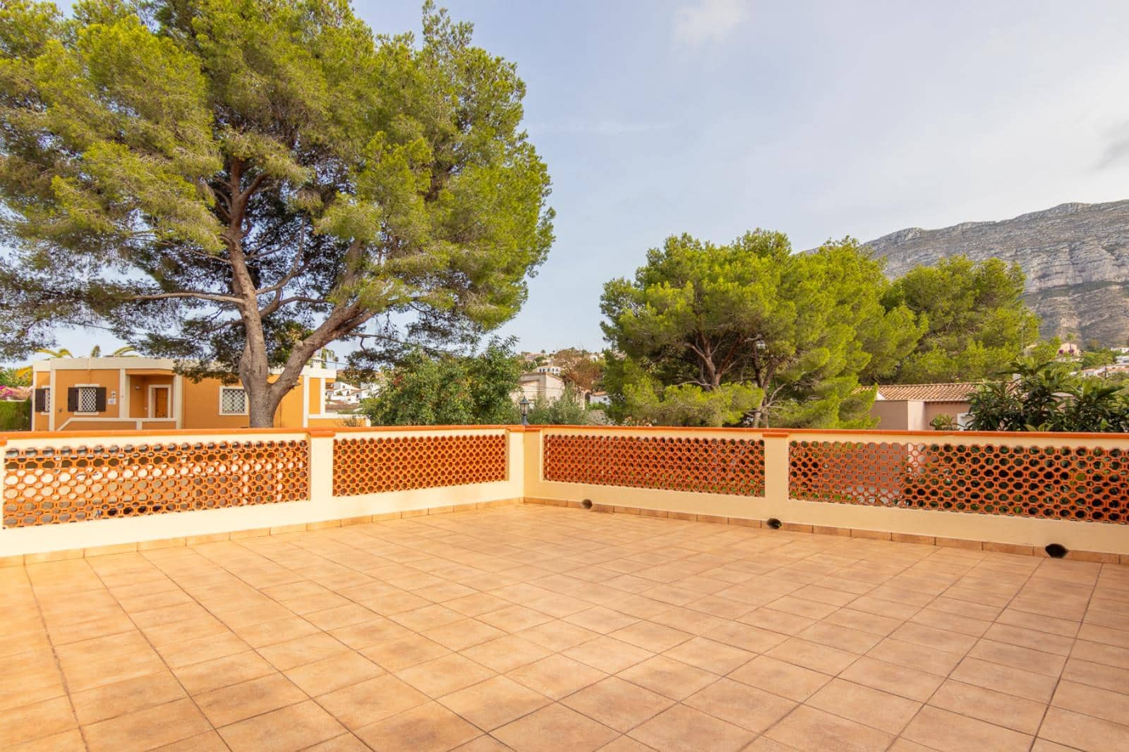 4 Zimmer Villa zu verkaufen in Denia mit Pool Garage - 725.000 € (Ref: 6573764)