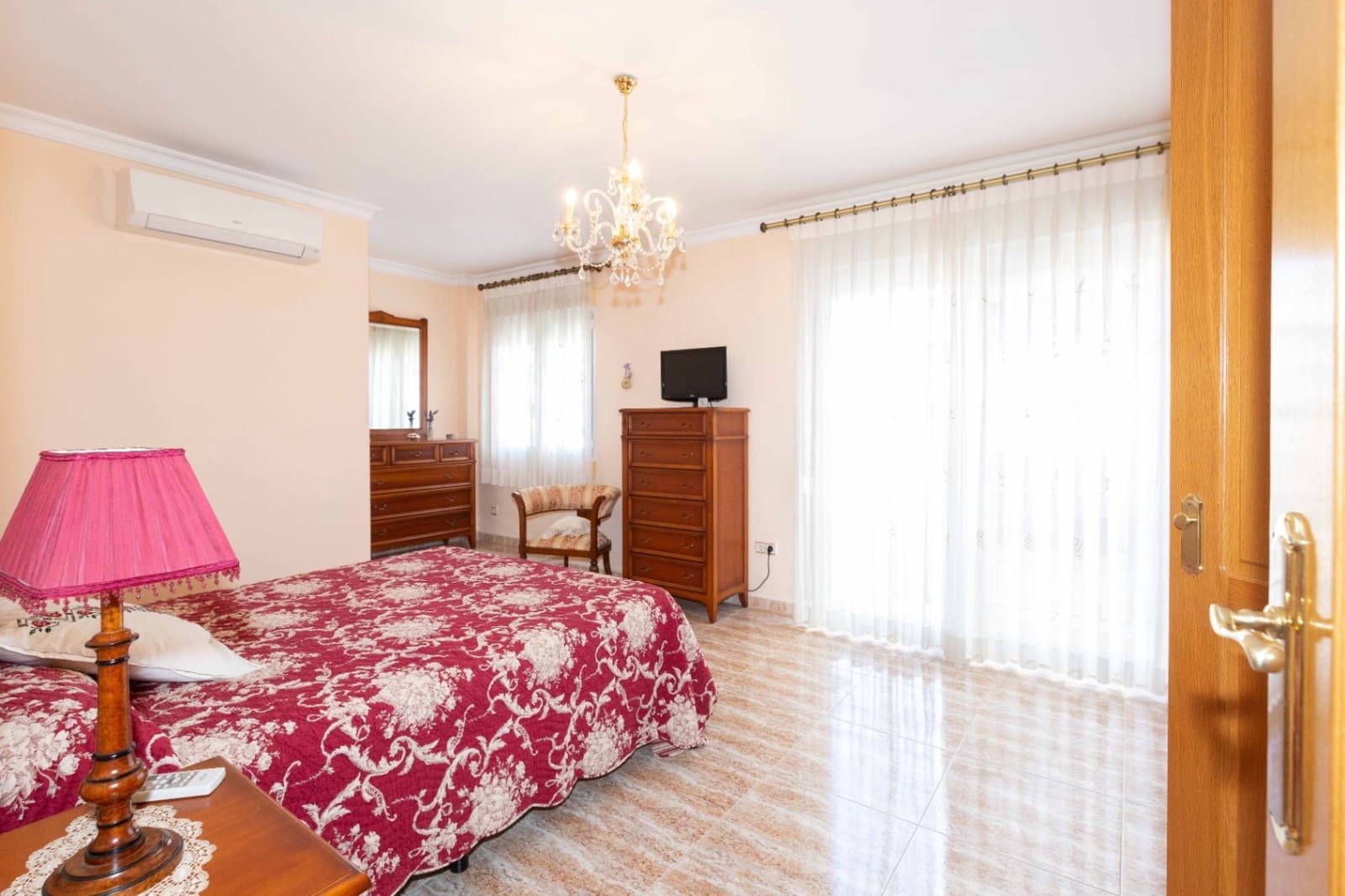 4 bedroom Townhouse for sale in Denia - € 472,000 (Ref: 8298918)