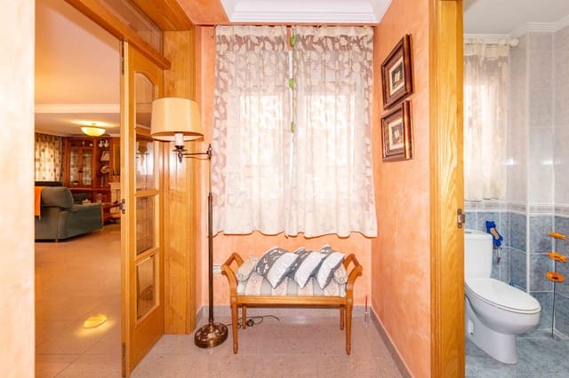 4 bedroom Townhouse for sale in Centro Urbano, Dénia - € 472,000 (Ref: 8298918)