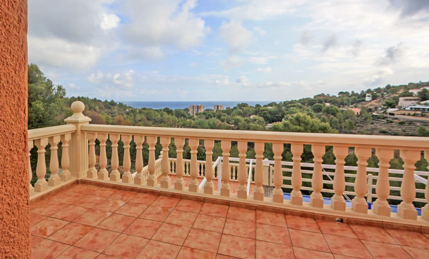 4 bedroom Villa for sale in Denia with pool garage - € 775,000 (Ref: 8690228)