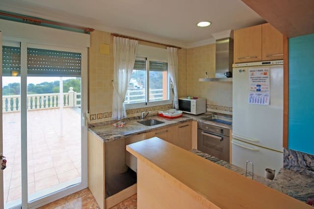 4 Zimmer Villa zu verkaufen in Denia mit Pool Garage - 775.000 € (Ref: 8690228)