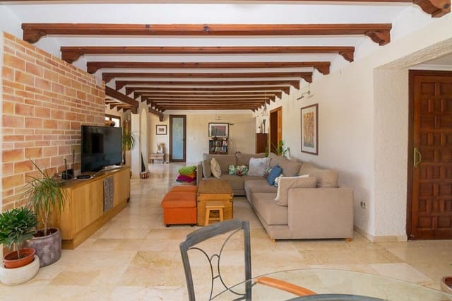 3 Zimmer Villa zu verkaufen in Dénia mit Pool - 895.000 € (Ref: 8835039)