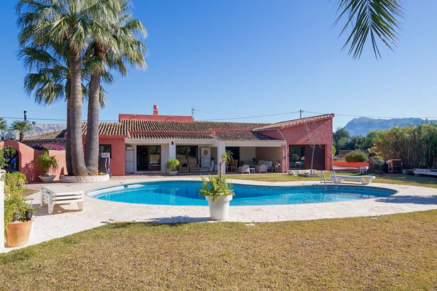 3 Zimmer Villa zu verkaufen in Denia mit Pool - 895.000 € (Ref: 8835039)