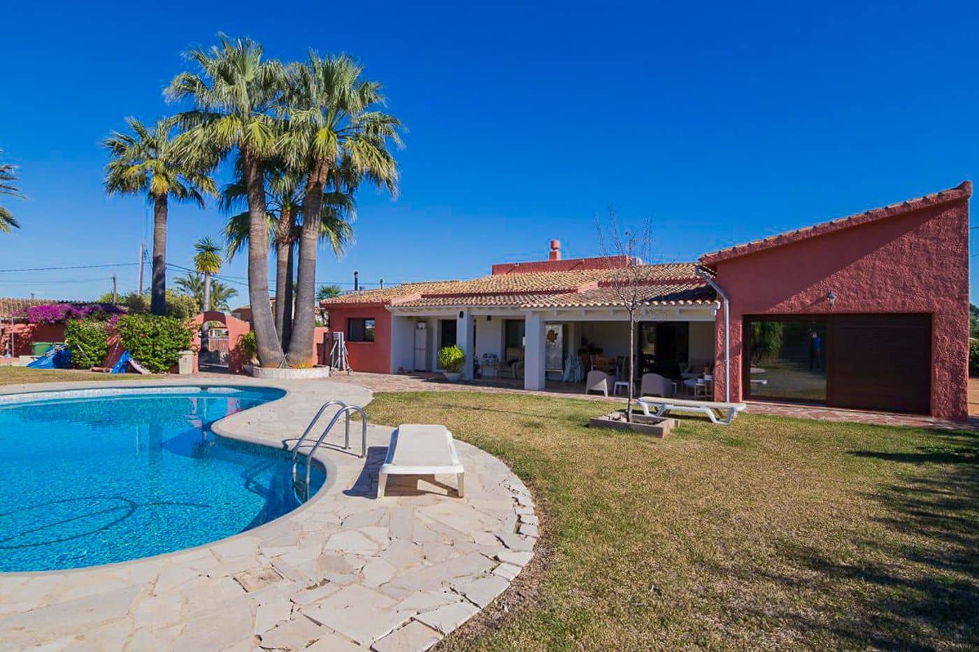 3 Zimmer Villa zu verkaufen in Denia mit Pool - 895.000 € (Ref: 8835039)