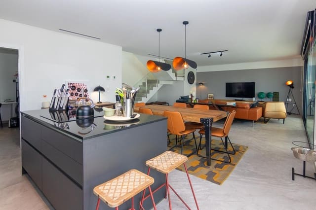 3 Zimmer Villa zu verkaufen in Dénia mit Pool Garage - 870.000 € (Ref: 8930255)