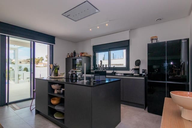 3 Zimmer Villa zu verkaufen in Dénia mit Pool Garage - 870.000 € (Ref: 8930255)