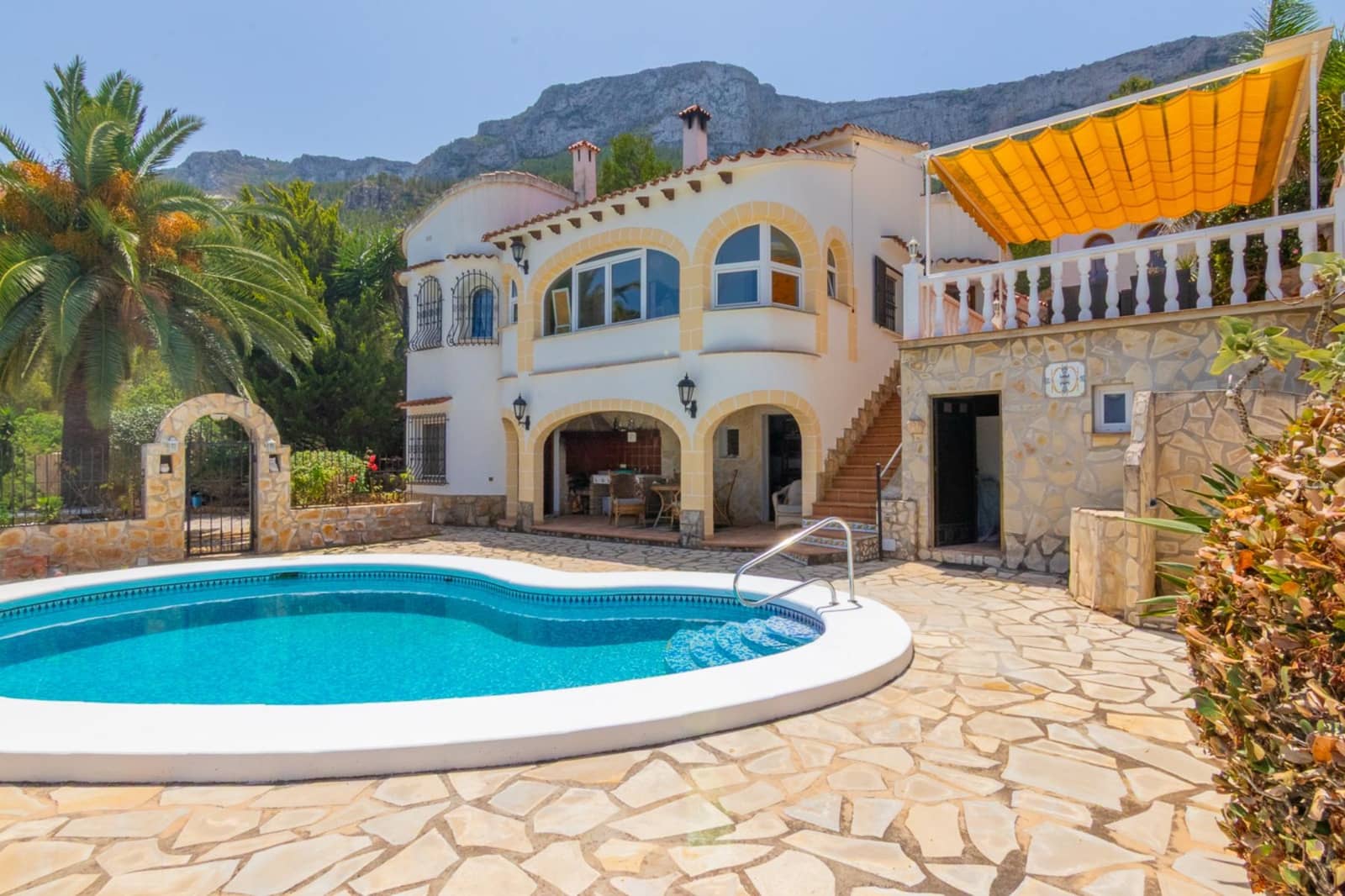 4 bedroom Villa for sale in Denia with pool garage - € 595,000 (Ref: 9105210)