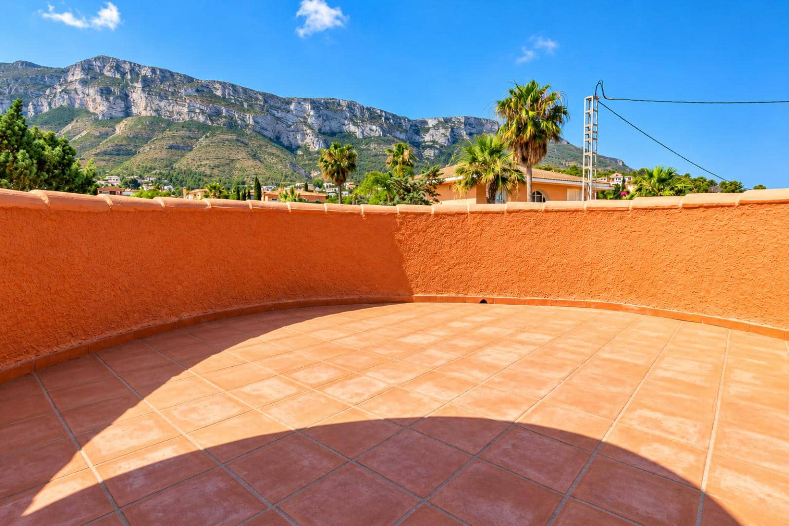 Chalet de 2 habitaciones en Dénia en venta con piscina garaje - 595.000 € (Ref: 9105212)