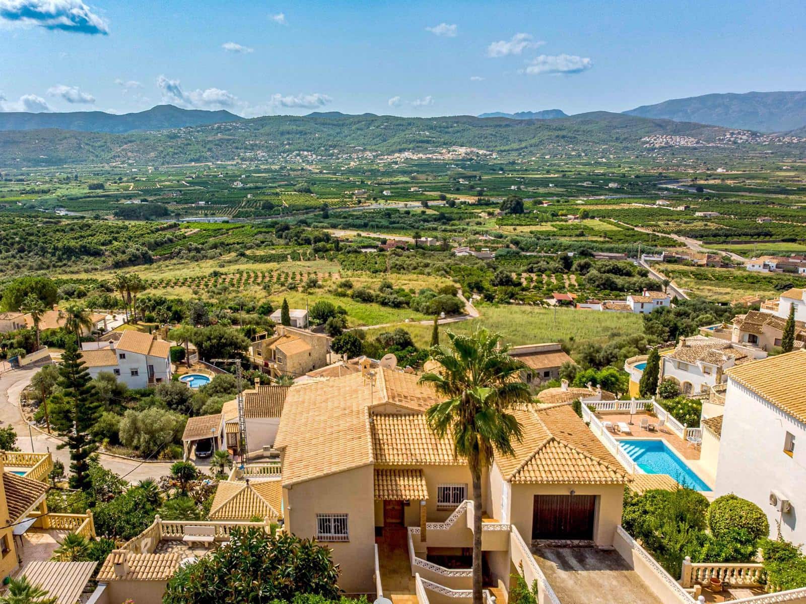 3 sypialnia Willa na sprzedaż w Sanet i Negrals z basenem garażem - 550 000 € (Ref: 9130661)