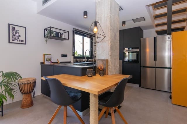 2 makuuhuone Kattohuoneisto myytävänä paikassa Dénia mukana 
autotalli - 478 000 € (Ref: 9180442)