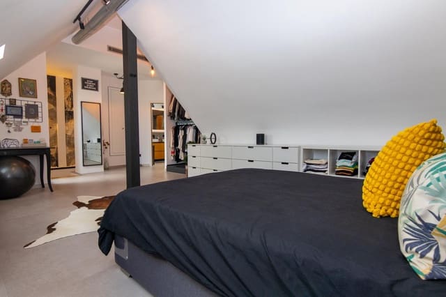 2 makuuhuone Kattohuoneisto myytävänä paikassa Dénia mukana 
autotalli - 478 000 € (Ref: 9180442)