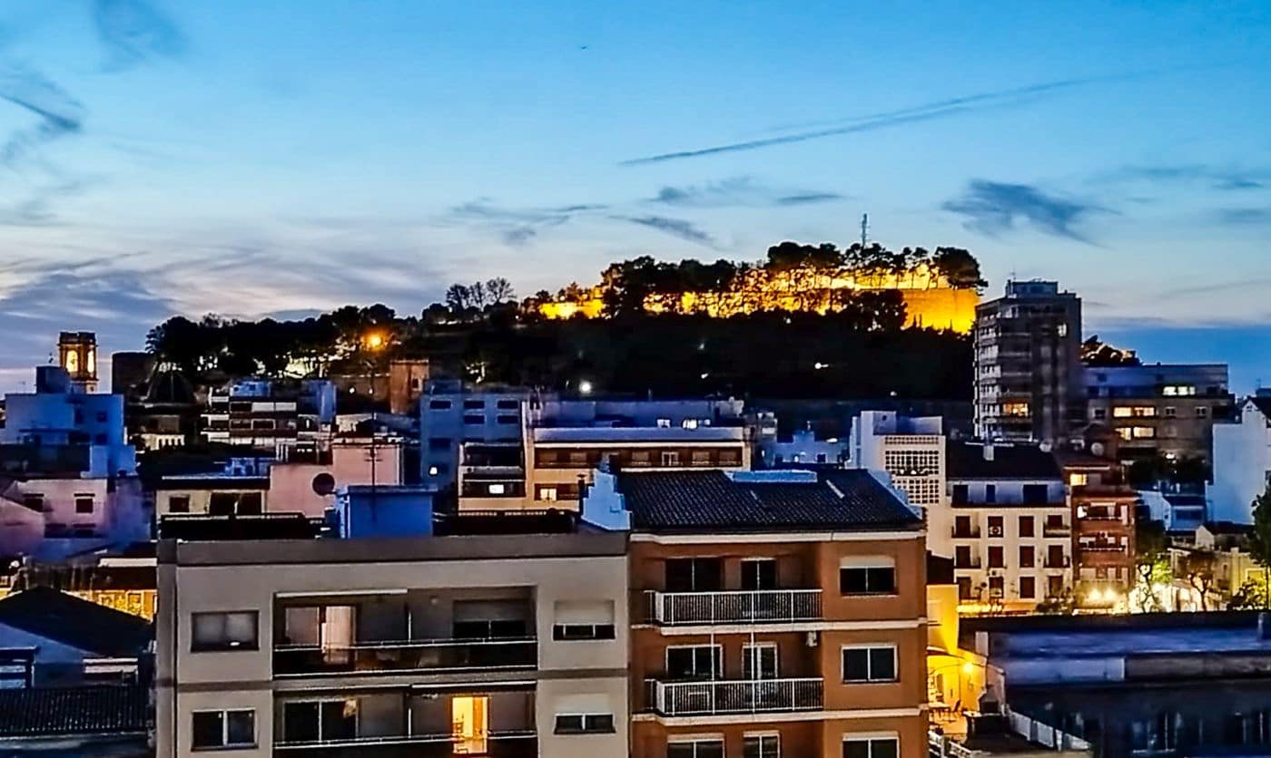 2 makuuhuone Kattohuoneisto myytävänä paikassa Denia mukana 
autotalli - 478 000 € (Ref: 9180442)