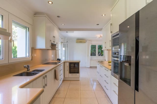 4 Zimmer Villa zu verkaufen in Pedreguer mit Garage - 995.000 € (Ref: 9230221)