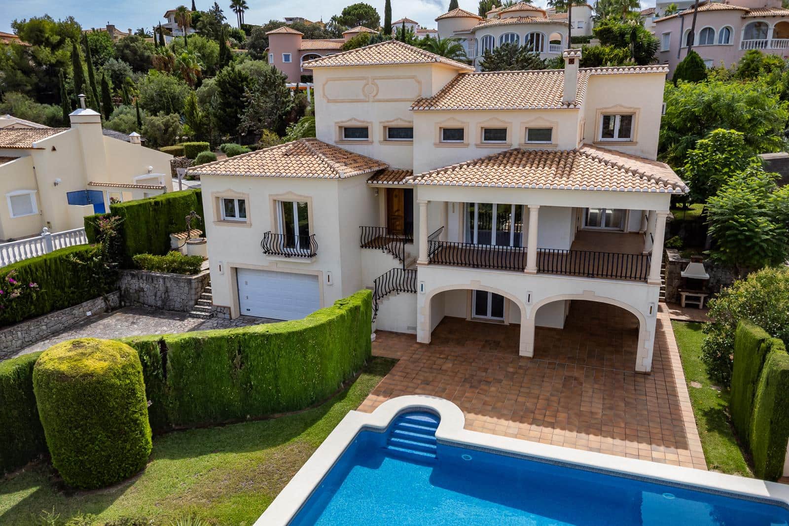 4 Zimmer Villa zu verkaufen in Pedreguer mit Garage - 995.000 € (Ref: 9230221)