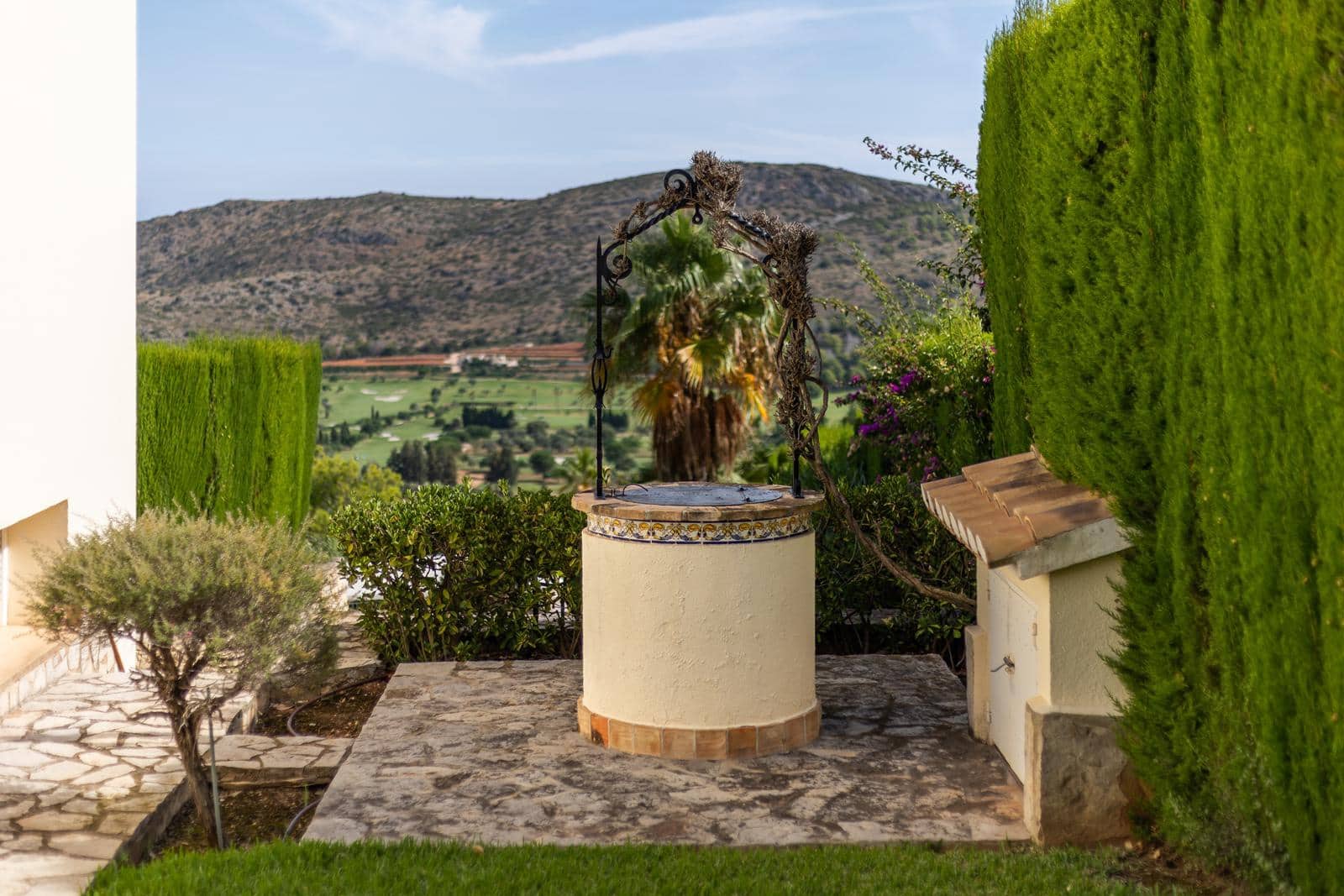 4 Zimmer Villa zu verkaufen in Pedreguer mit Garage - 995.000 € (Ref: 9230221)