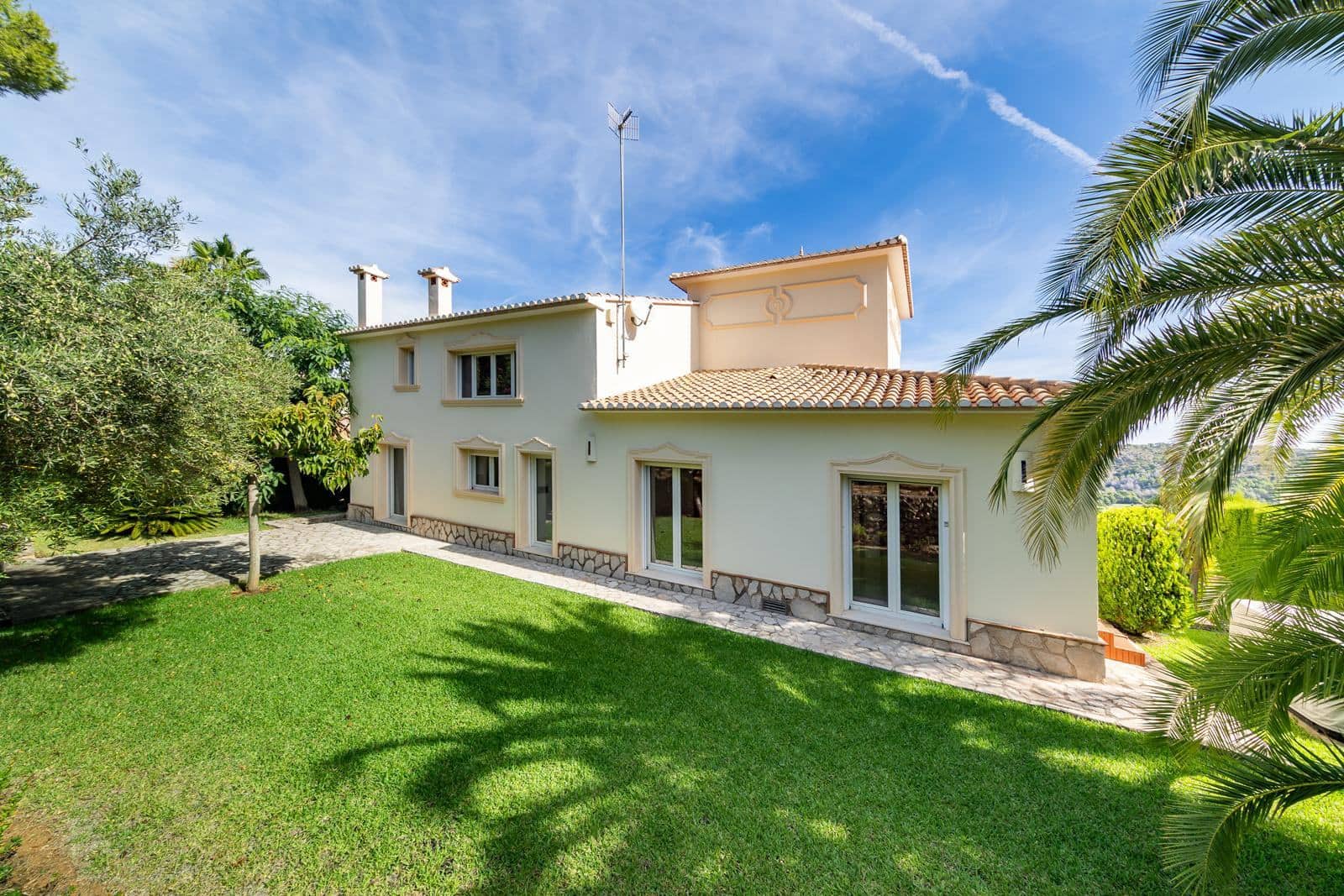 4 Zimmer Villa zu verkaufen in Pedreguer mit Garage - 995.000 € (Ref: 9230221)