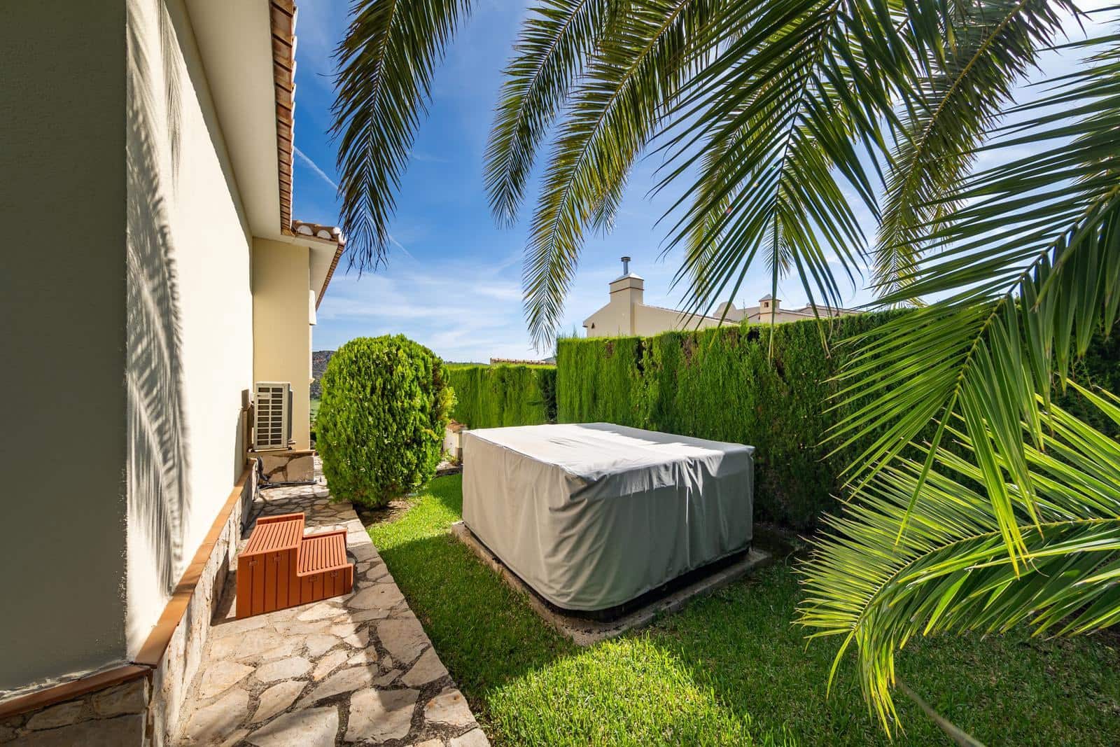 4 Zimmer Villa zu verkaufen in Pedreguer mit Garage - 995.000 € (Ref: 9230221)