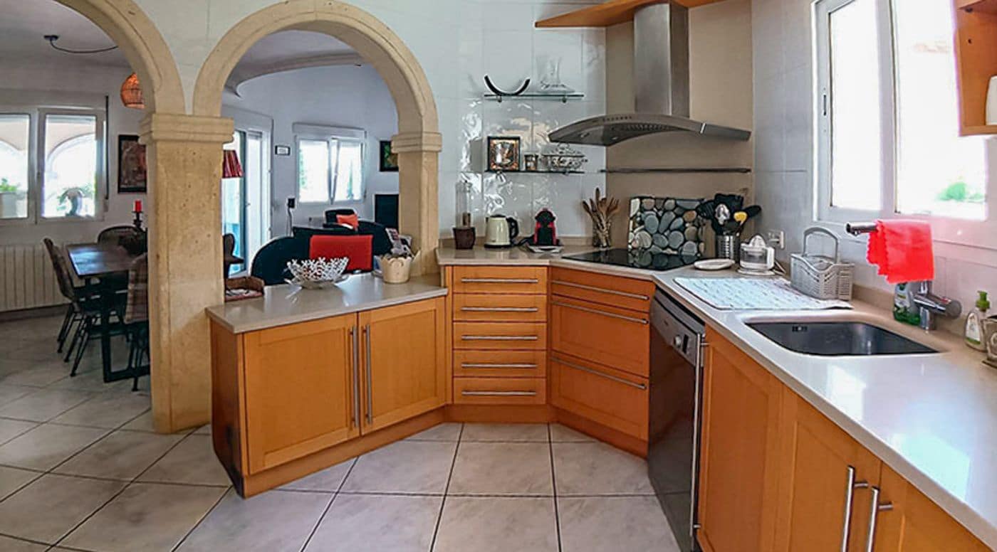 5 makuuhuone Huvila myytävänä paikassa Pedreguer mukana uima-altaan 
autotalli - 960 000 € (Ref: 9410345)