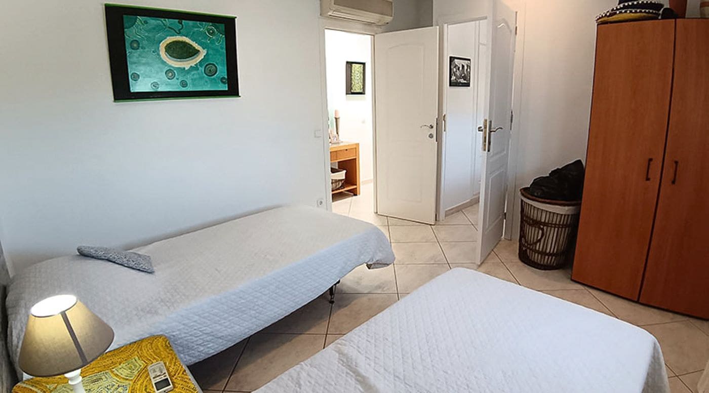 5 makuuhuone Huvila myytävänä paikassa Pedreguer mukana uima-altaan 
autotalli - 960 000 € (Ref: 9410345)