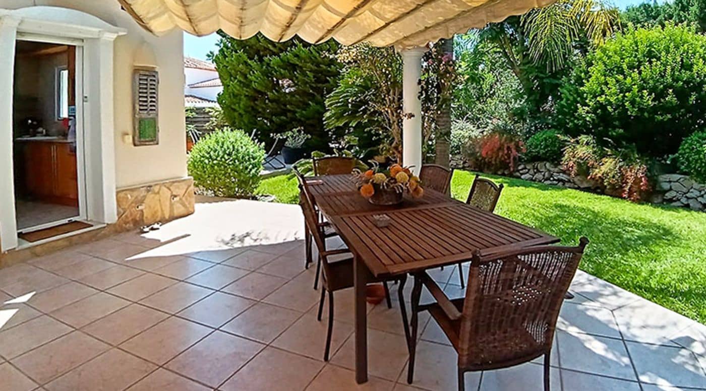 5 makuuhuone Huvila myytävänä paikassa Pedreguer mukana uima-altaan 
autotalli - 960 000 € (Ref: 9410345)