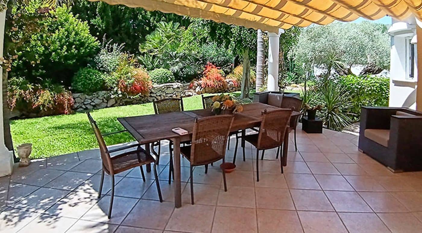 5 makuuhuone Huvila myytävänä paikassa Pedreguer mukana uima-altaan 
autotalli - 960 000 € (Ref: 9410345)