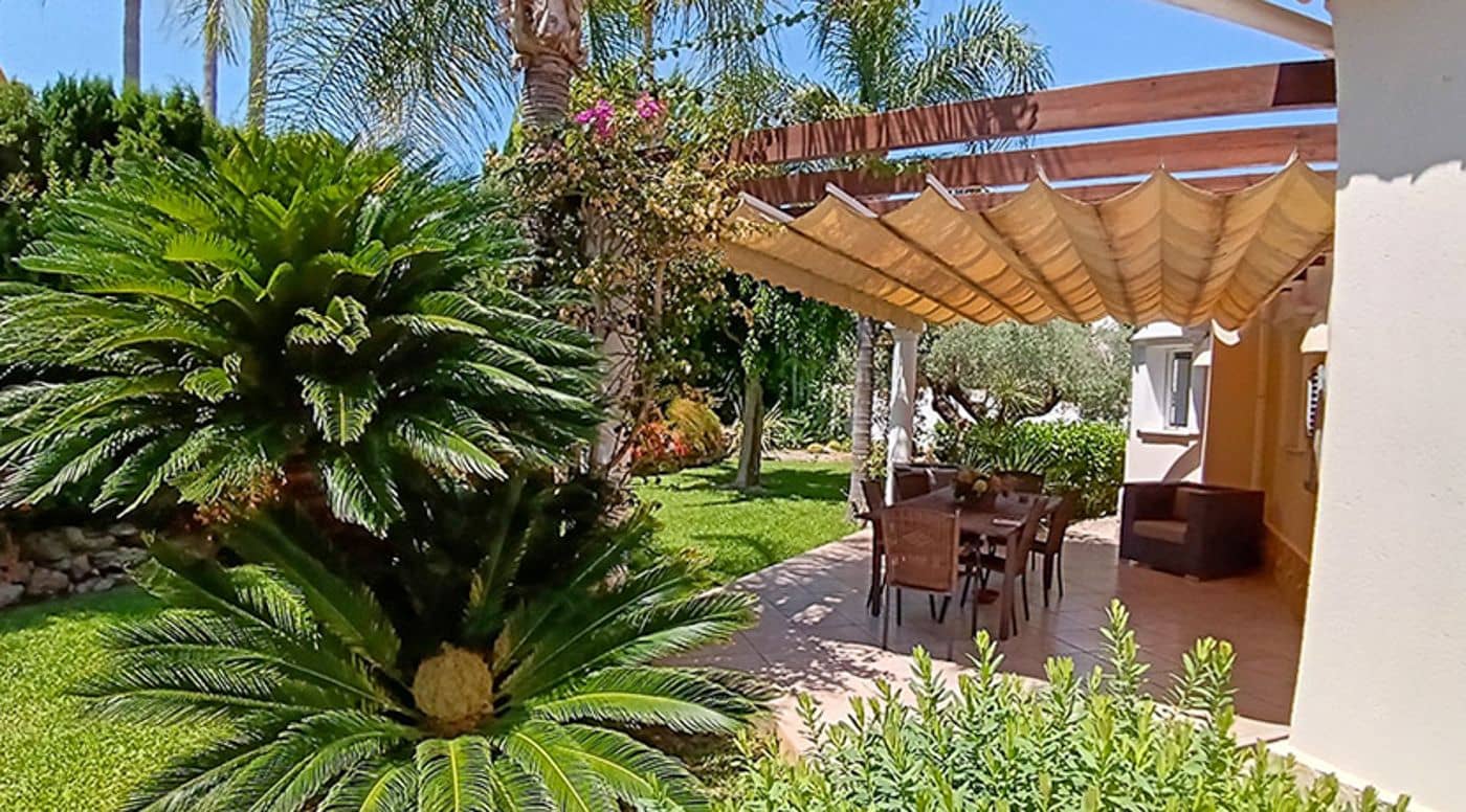 5 makuuhuone Huvila myytävänä paikassa Pedreguer mukana uima-altaan 
autotalli - 960 000 € (Ref: 9410345)