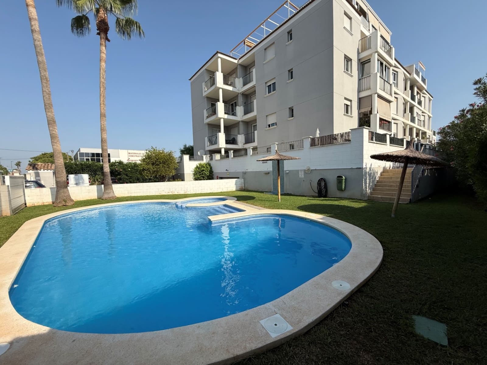 3 Zimmer Penthouse zu verkaufen in Denia mit Pool Garage - 470.000 € (Ref: 9410356)