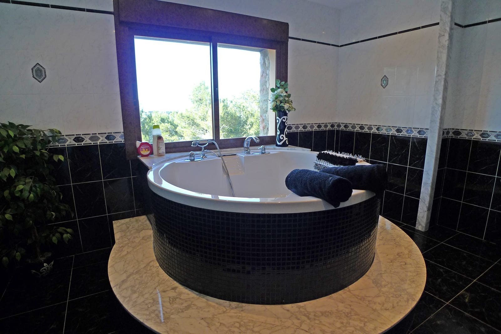 9 bedroom Villa for sale in Lliber with pool garage - € 999,000 (Ref: 9410368)