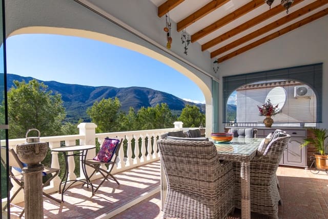 3 sovrum Villa till salu i Parcent med pool garage - 345 000 € (Ref: 9424203)