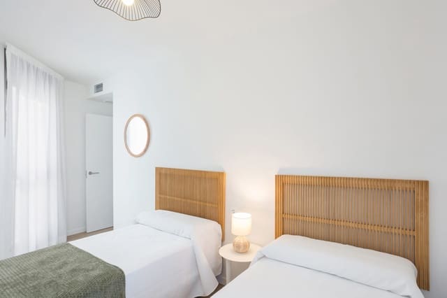 Apartamento de 4 habitaciones en Dénia en venta con piscina garaje - 430.000 € (Ref: 9471607)