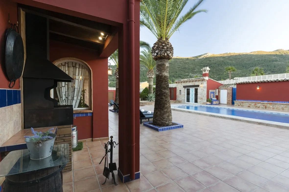 12 bedroom Villa for sale in Lliber with pool garage - € 1,550,000 (Ref: 9471618)