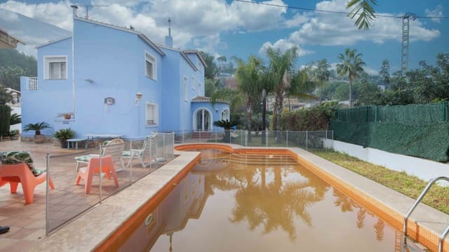 6 quarto Moradia para venda em El Montgó, Dénia com piscina garagem - 795 000 € (Ref: 9542800)