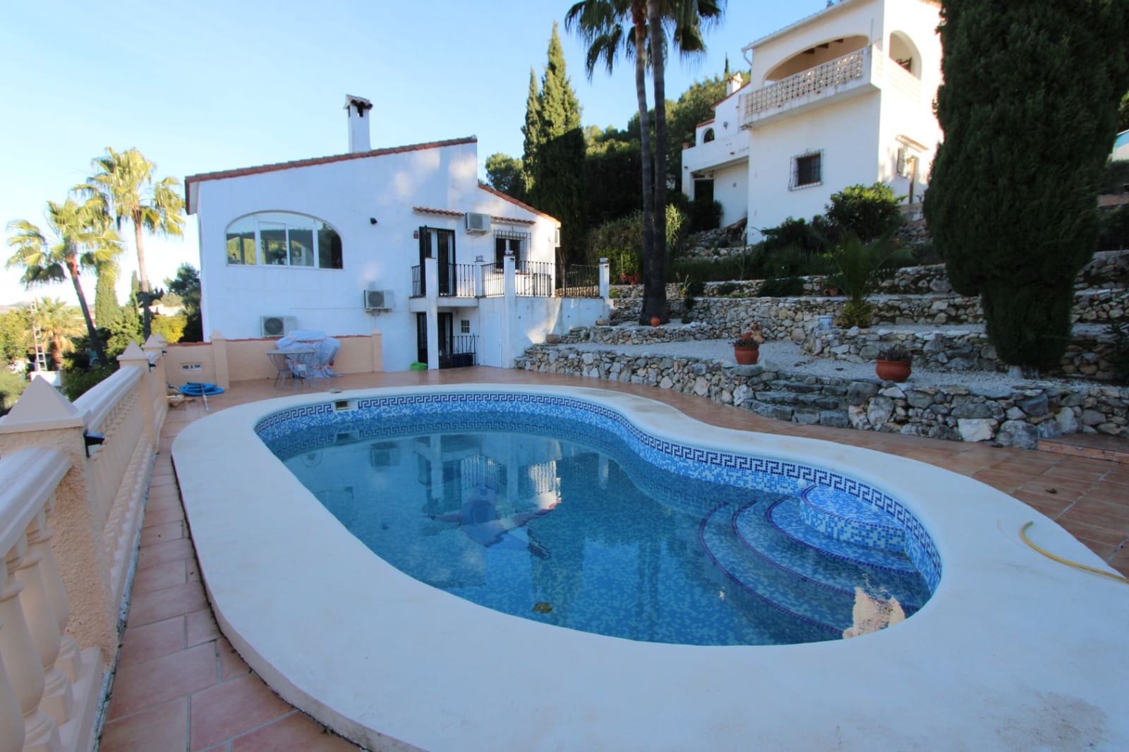 3 soveværelse Villa til salg i Orba med swimmingpool garage - € 499.000 (Ref: 9542803)