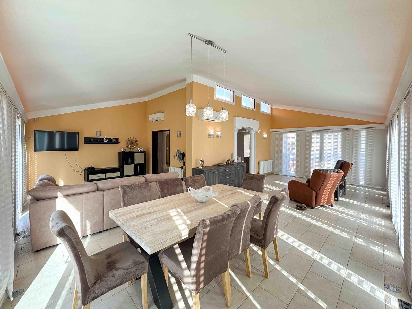 4 bedroom Villa for sale in Denia with pool garage - € 970,000 (Ref: 9542804)